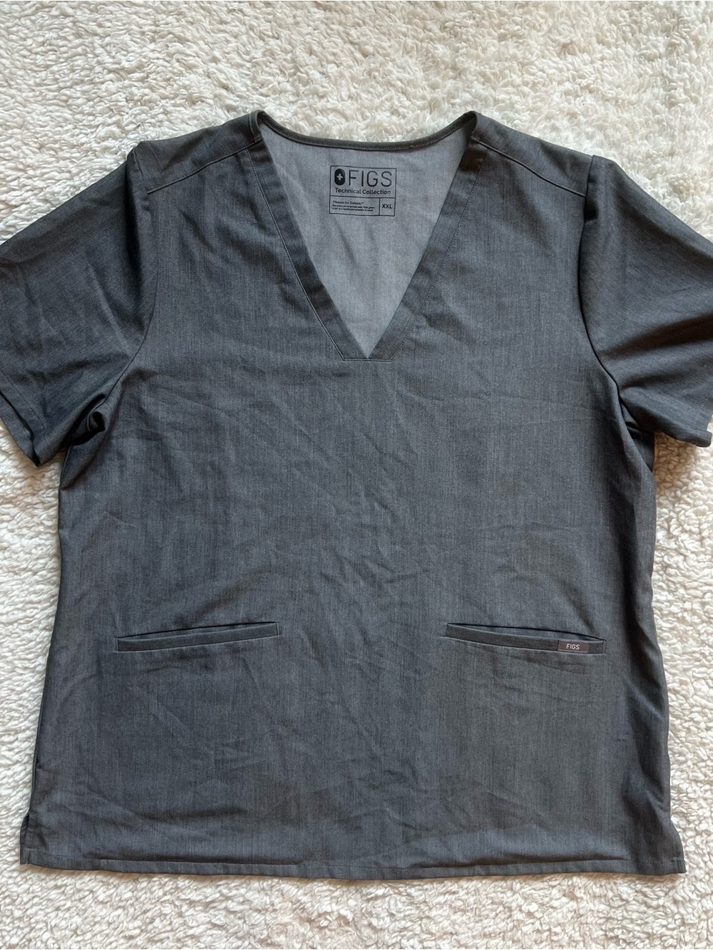 FIGS Women’s Casma Scrub Top Graphite Gray 3 Pocket (XXL)